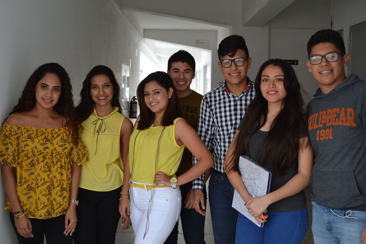 Estudiantes UNIAC